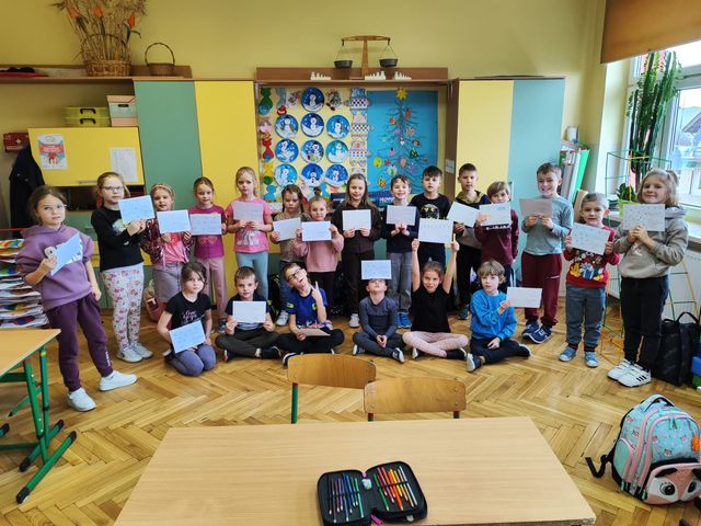 Uczniowie klasy 1a przystąpili do wymiany pocztówkowej
