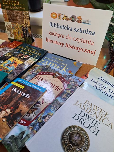 Wystawa w bibliotece - Zaczytaj się w historii…