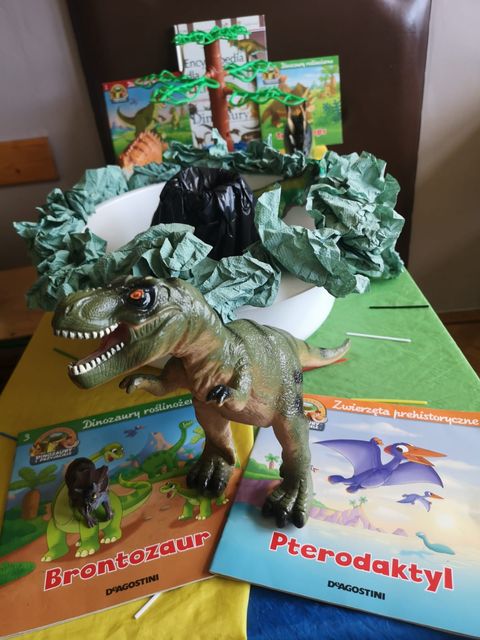 DZIEŃ DINOZAURA