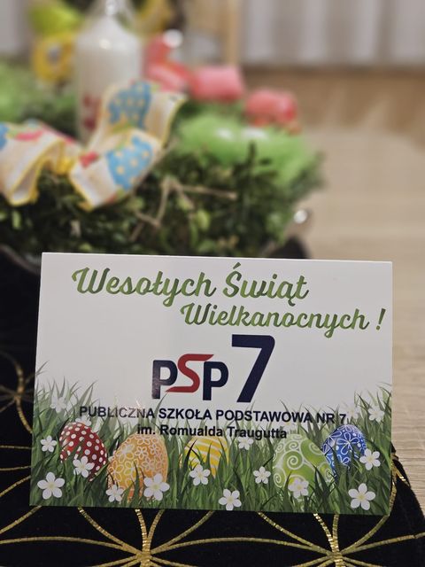 Z najlepszymi życzeniami świątecznymi dla emerytowanych Nauczycieli oraz Pracowników administracji i obsługi