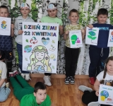 Zajęcia sensoryczne oraz Dzień Ziemi w świetlicy szkolnej