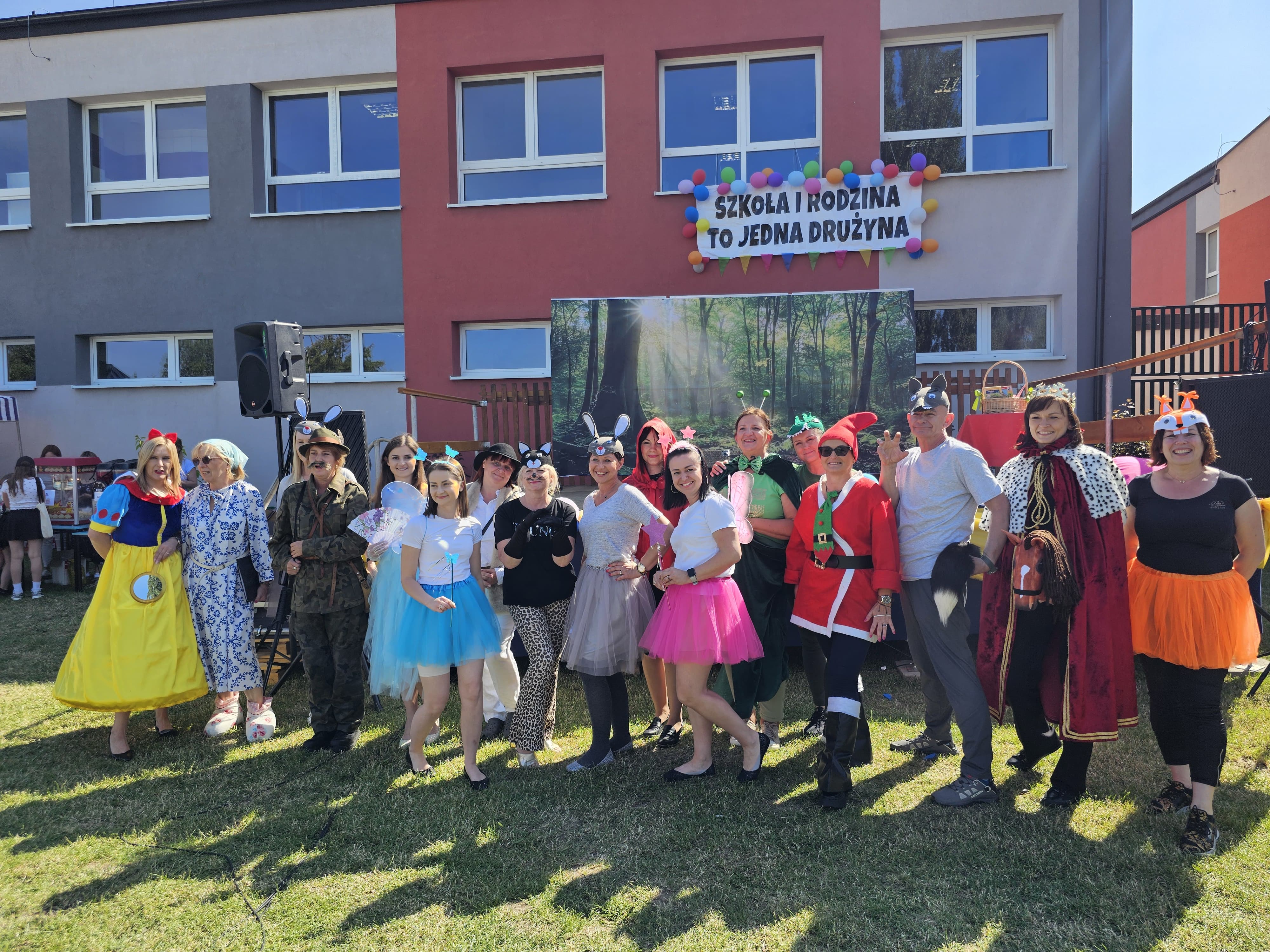 Festyn pod hasłem „Szkoła i rodzina to jedna drużyna”