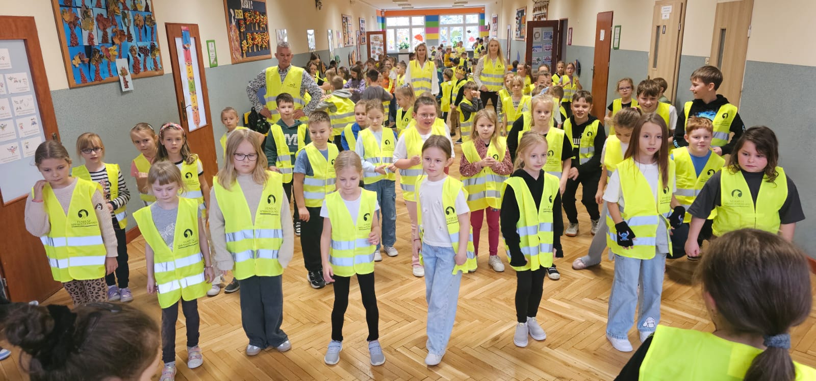 Aktywna przerwa w kamizelkach odblaskowych 