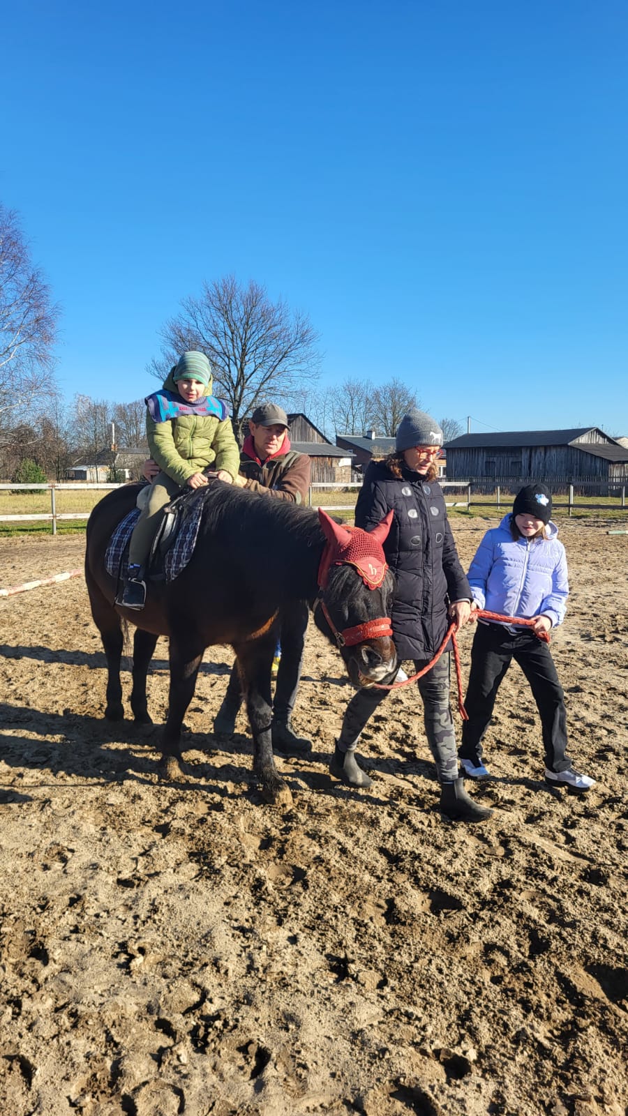 Niesamowita lekcja przyrody i hipoterapii w Stajni Gowarzów