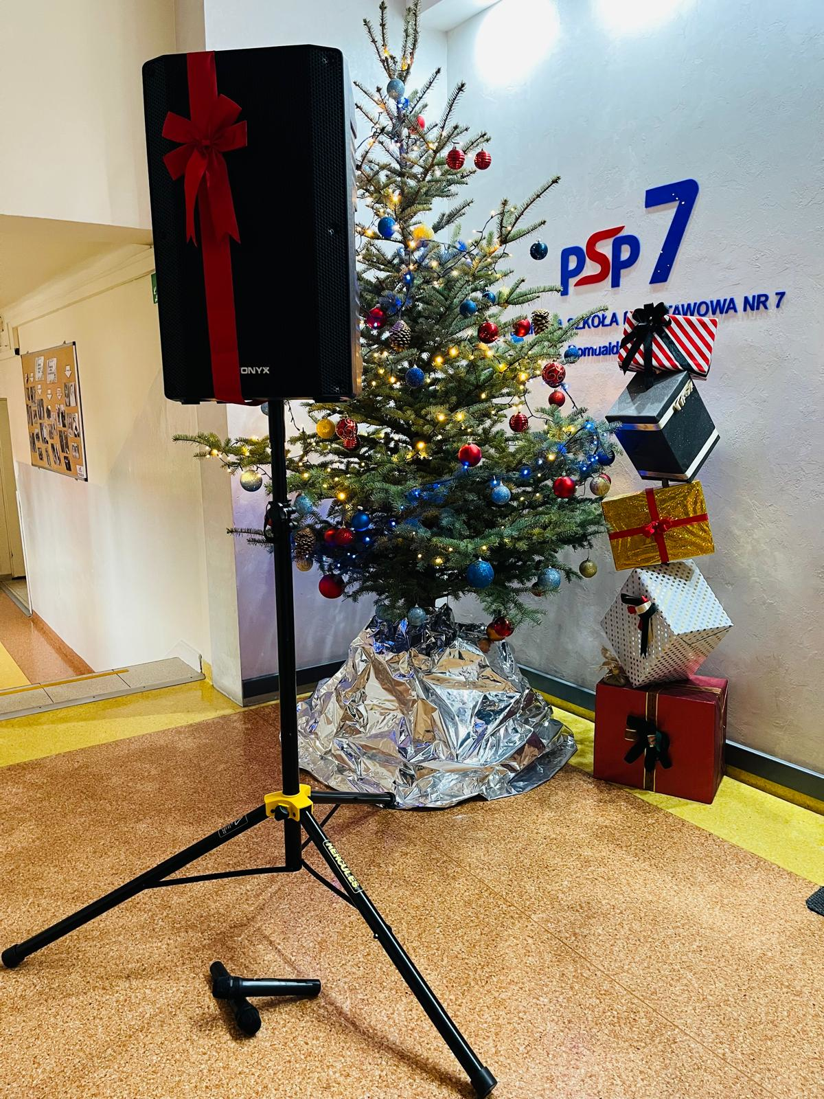 Dziękujemy Radzie Rodziców za ufundowanie głośnika! 