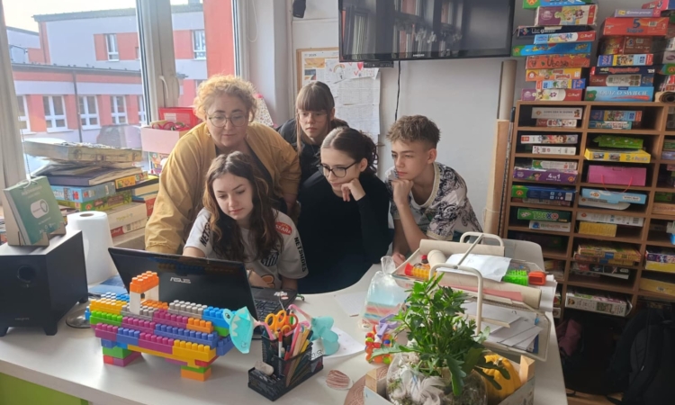 Międzynarodowy Dzień Praw Człowieka  świętujemy z Młodymi w Akcji!