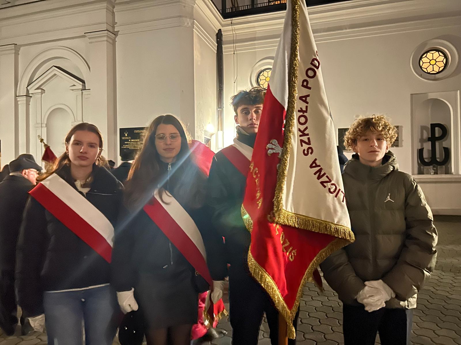 Delegacja na Mszy świętej w intencji ofiar stanu wojennego