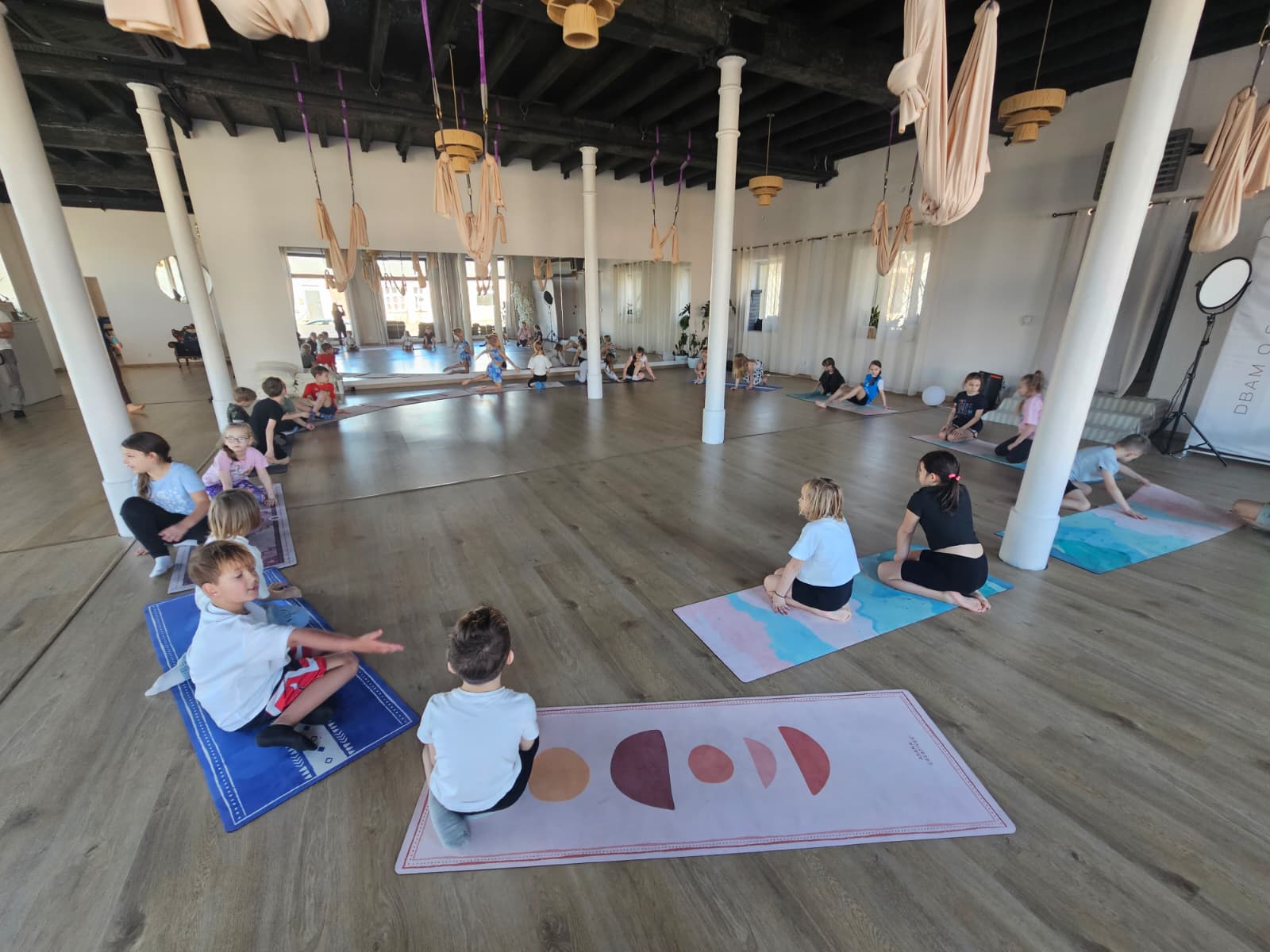 Uczniowie klasy 2c wzięli udział w wyjątkowych zajęciach relaksacyjnych z jogi w Balance studio - Radomsko