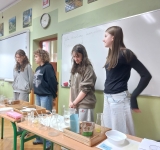 Pokazy poświęcone właściwościom wody z okazji obchodów Światowego Dnia Wody i Światowego Dnia Ziemi