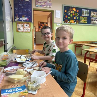 32442566 93e8 4ba0 B03c 796f47717f3a