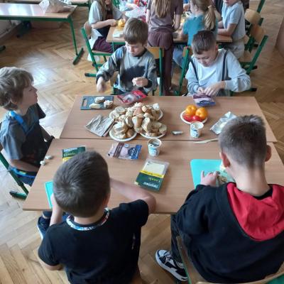 Af79c7b6 0aeb 4958 9776 C4977c620cde