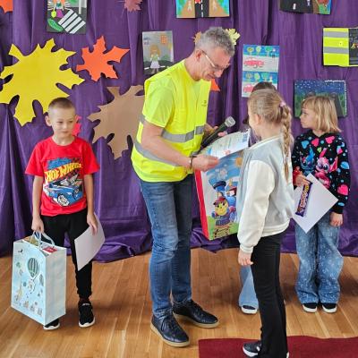 39c09fee 2d27 49a4 B5b5 Aaac6cda1a62