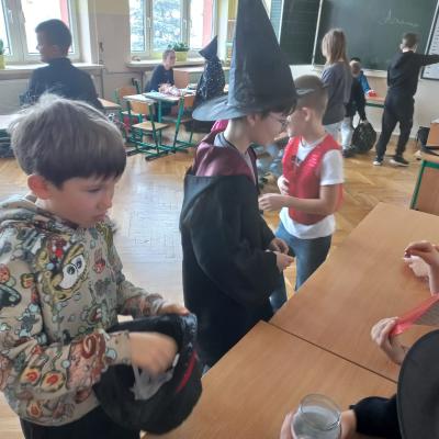 E0fac3fc D6d2 4b83 B6e6 95d0bef577f7