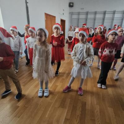 75ff2ea8 4a15 49fd Bf13 B26ef3b02f2d