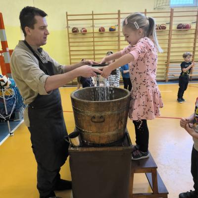 8b7bc4ed 6878 4e62 9bd2 962d347d1ce3