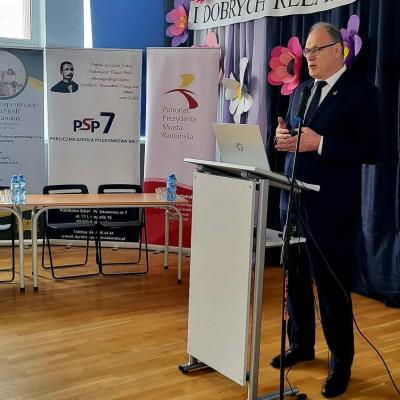 242108f1 9eff 4e7b B98f 49ffb7dde1a9