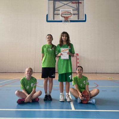 684353387 1579213160878888 5791573456998496569 N